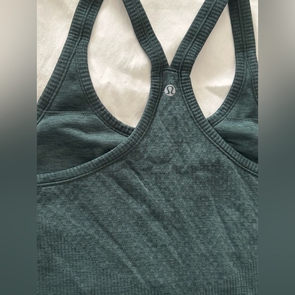 ⭐️ Like New ⭐️  Lululemon: Women's Sleeveless Top- Size 10 - Picture 5 of 8